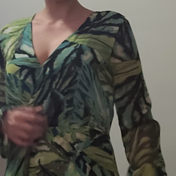 Feel Like J-Lo at the Oscars - Picture 3 of 5